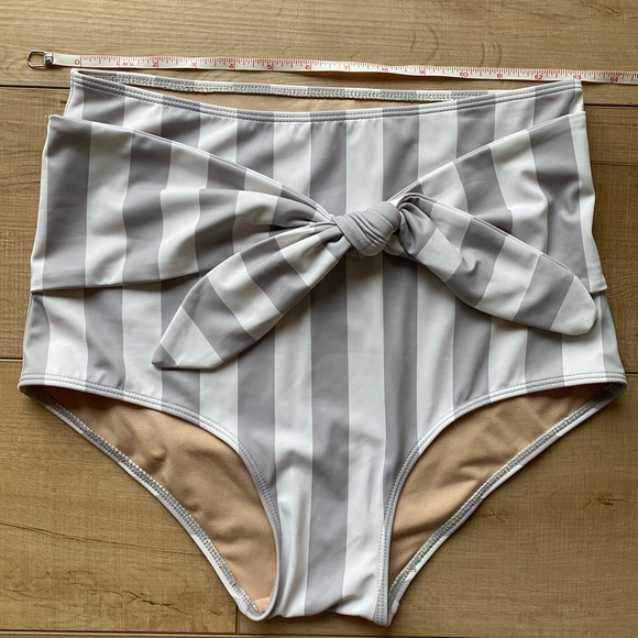 Kortni Jeane Gray Stripes Tie Fronts - Picture 1 of 1